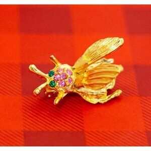 Vintage Cute Bee Gold Tone Brooch - O28